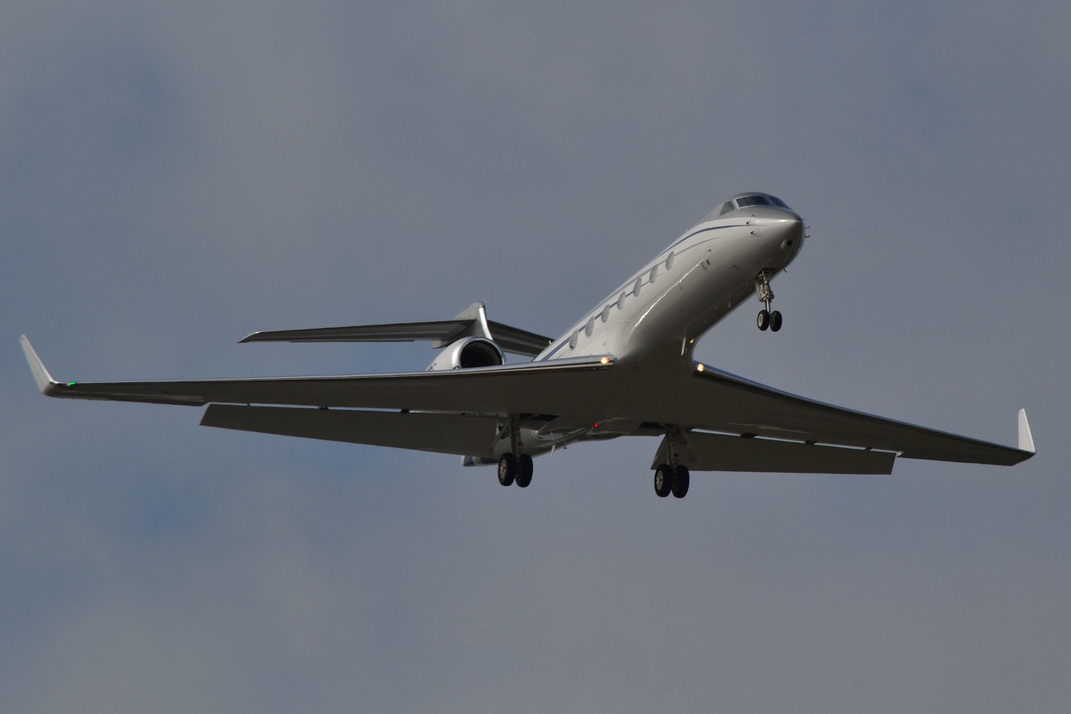 Gulfstream Aerospace Gulfstream V (N365GC) - TVPX AIRCRAFT SOLUTIONS INC TRUSTEE (Grant Cardone Enterprises) on final at KJQF - 9/30/18