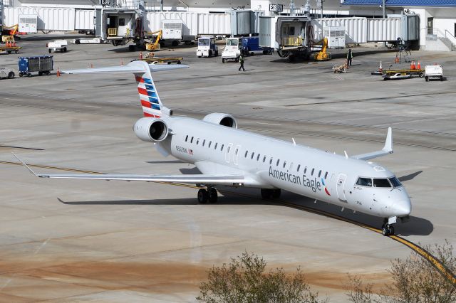 Canadair Regional Jet CRJ-900 (N560NN)