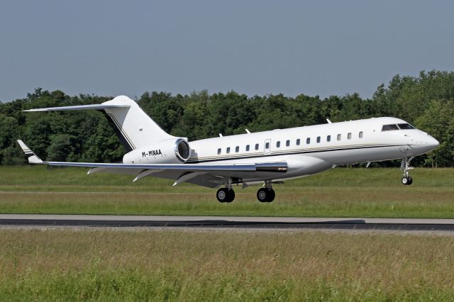 Bombardier Global Express (M-MNAA)