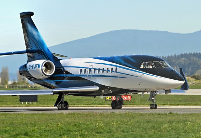 Dassault Falcon 2000 (C-FJFW)