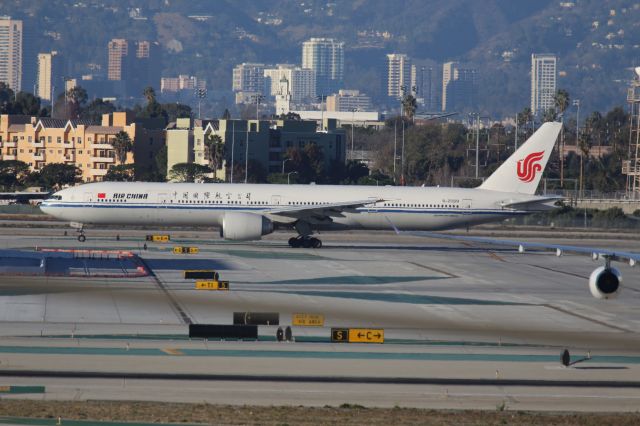 BOEING 777-300ER (B-2089)