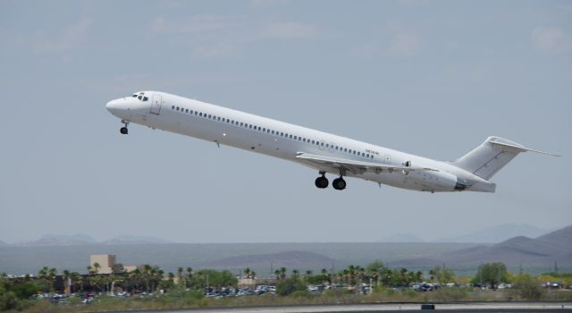 McDonnell Douglas MD-83 (N836NK) - 05/2013 KTUS