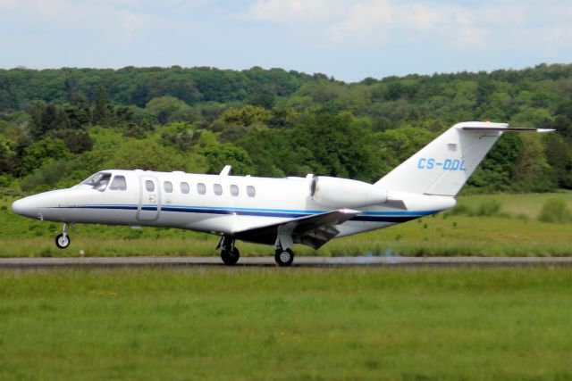Cessna Citation CJ3 (CS-DOL) - Valair Citation CJ3 touching down on rwy 25 on 17-May-24 arriving from LEMG as VVV661.