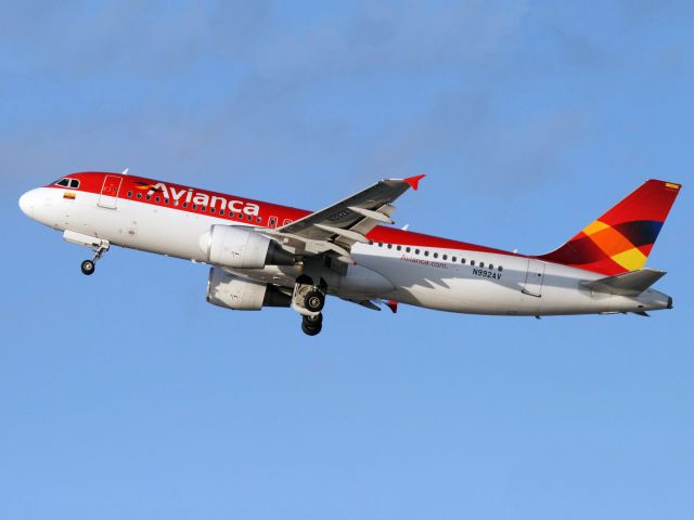 Airbus A320 (N992AV) - Colombias flag carrier AVIANCA operates aircraft under the FAA registry.