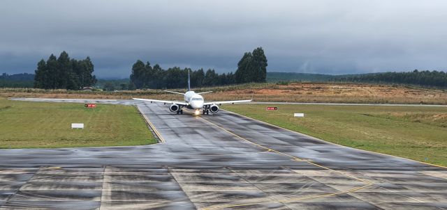 EMBRAER ERJ-190-400 (PR-AUF) - Embarcando para Viracopos.