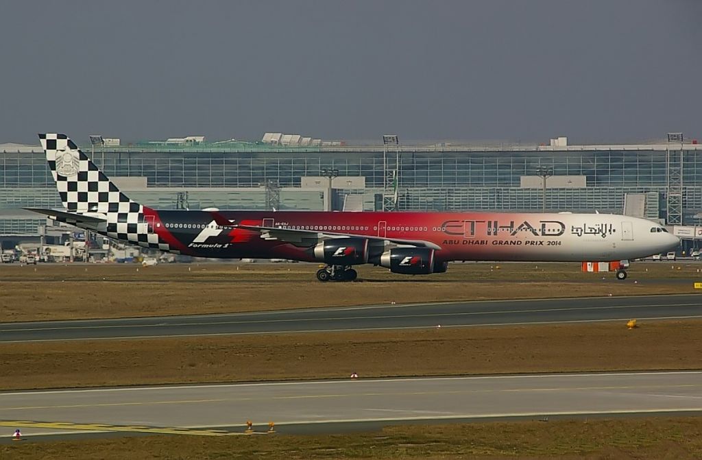 Airbus A340-600 (A6-EHJ)