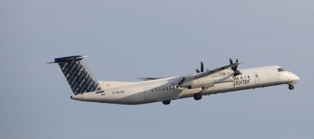 de Havilland Dash 8-400 (C-GLQG)