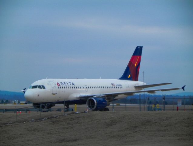 Airbus A319 (N363NB) - 2-8-14 KBNA