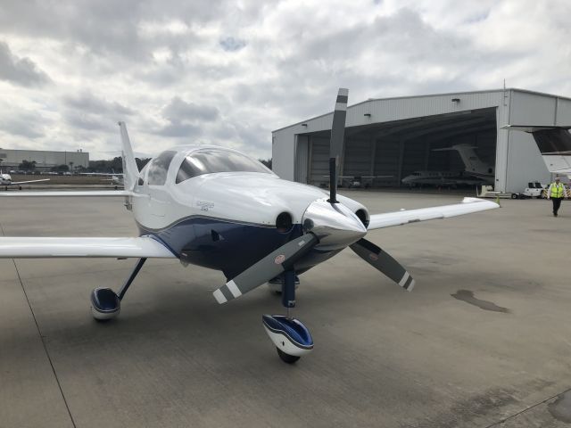 Cessna 350 (N1443T)