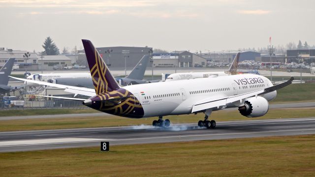 Boeing 787-9 Dreamliner (N1006F) - BOE808 touching down on Rwy 16R to complete a flight test on 12.5.19. (ln 905 / cn 62730).
