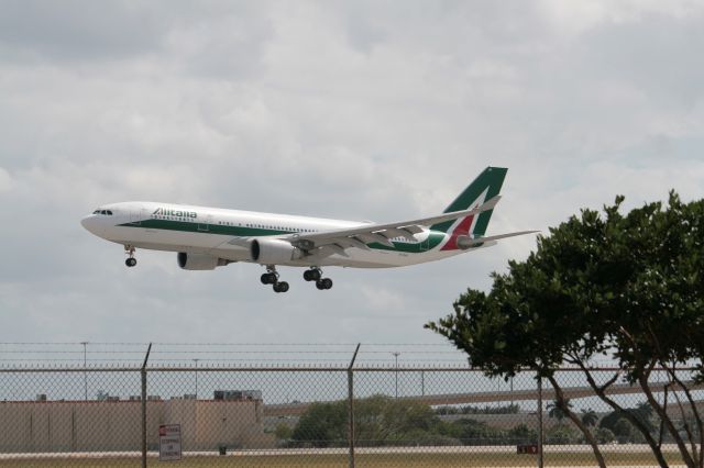 Airbus A330 (EI-EJH)