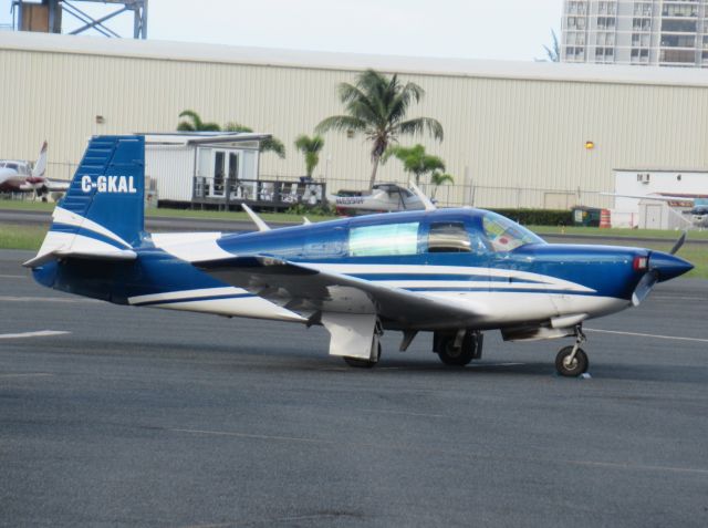 Mooney M-20 Turbo (C-GKAL)