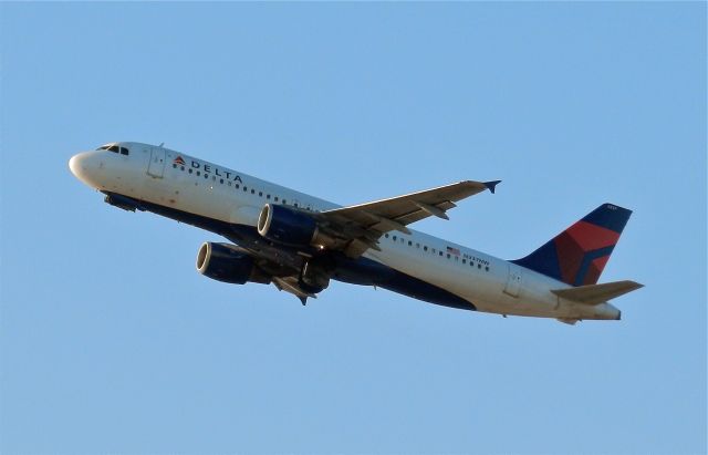 Airbus A320 (N337NW)