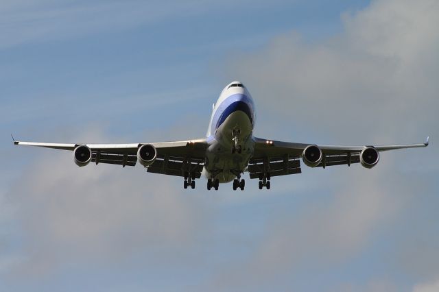 Boeing 747-400 (B-18720)