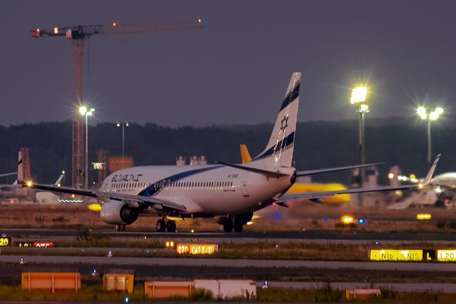 Boeing 737-800 (4X-EKB)