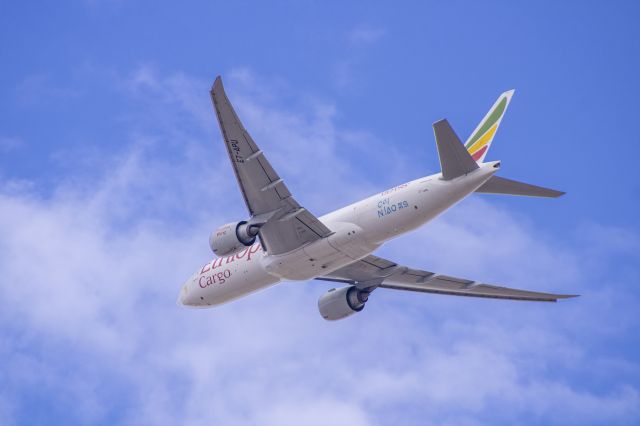 BOEING 777-200LR (ET-APU) - ET-APU departing Bole International Airport as ET3856 on Jan 9, 2022