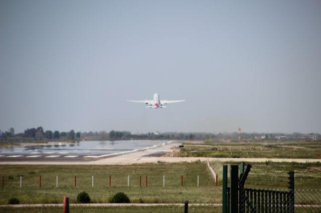 Boeing 777-200 (N778AN)