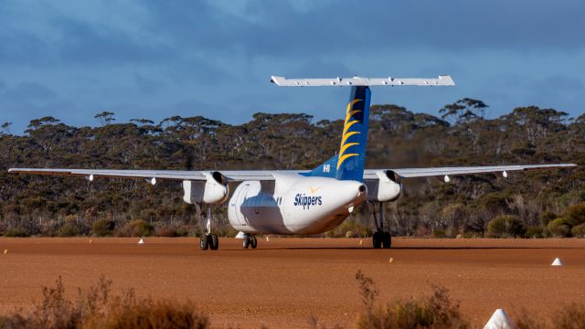 de Havilland Dash 8-100 (VH-XFU)