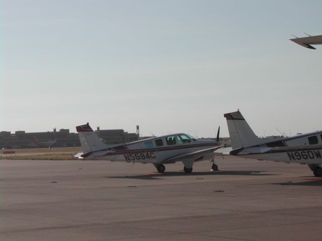Beechcraft Bonanza (36) (N5594C)