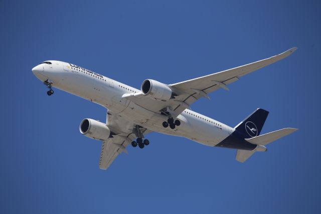 Airbus A350-900 (D-AIXJ)