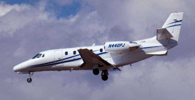 Cessna Citation Excel/XLS (N440PJ) - About to touch down is this 2005 Cessna 560XL Citation XLS in the Winter of 2025.