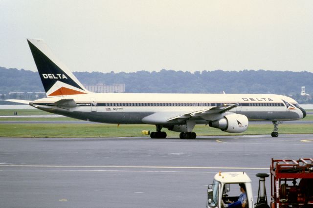 Boeing 757-200 (N617DL) - September 1990