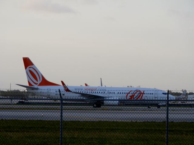 Boeing 737-800 (PR-GUI)