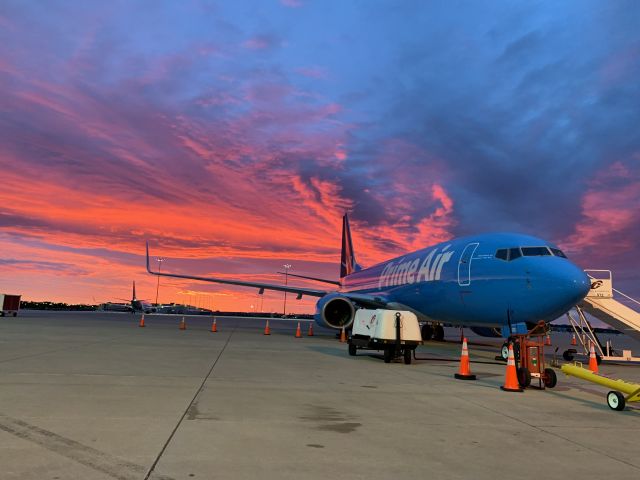 Boeing 737-800 (N5153A)