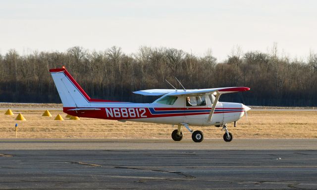 Cessna 152 (N68812) - Cessna 152 N68812 in Ann Arbor 