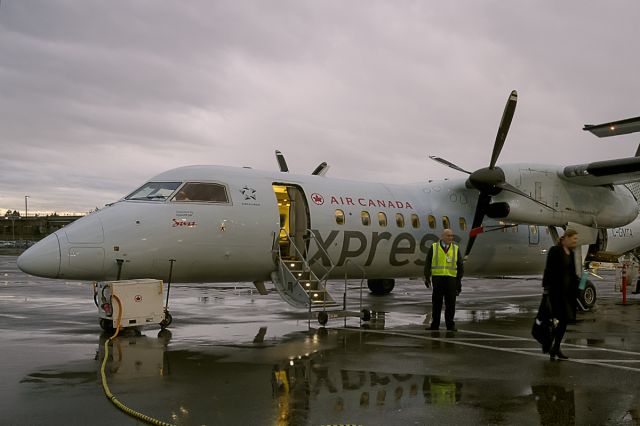 de Havilland Dash 8-300 (C-GMTA) - 9th Dec., 2014