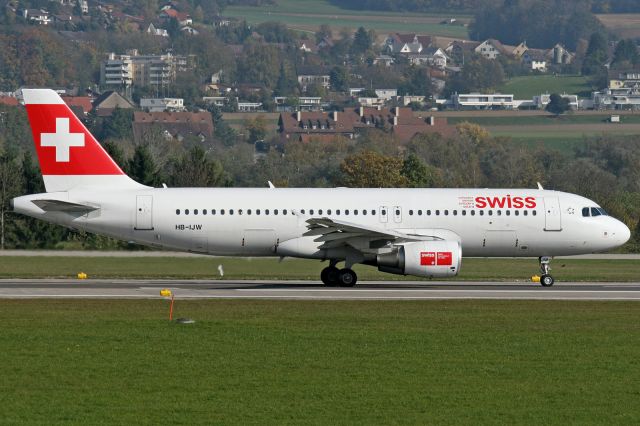 Airbus A320 (HB-IJW)