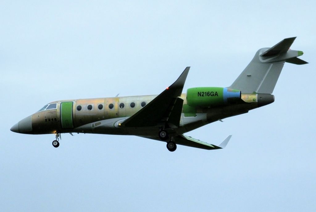 IAI Gulfstream G280 (N216GA) - G280 N216GA  on finals at Belfast International on ferry flight from Tel Aviv to Boston.