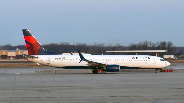 Boeing 737-900 (N913DU) - Delta Boeing 737-932ER(WL) N913DU in Detroit
