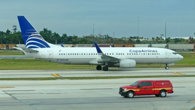 Boeing 737-700 (HP-1840CMP)