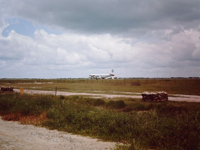 Boeing 707-100 — - TAN SON NHUT AIR BASE, SAIGON, VIETNAM 1966 PAN AM Boeing 707 landing