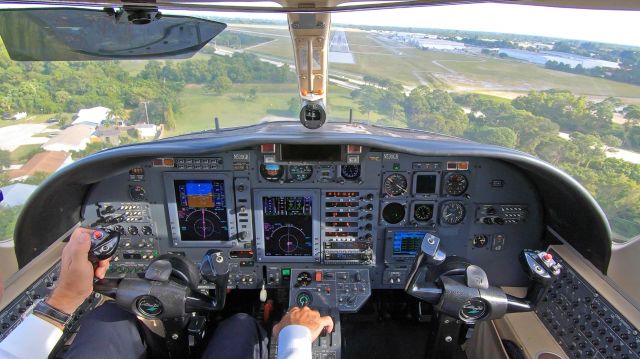 Cessna Citation CJ1 (N520GB) - Short final on a visual approach. 