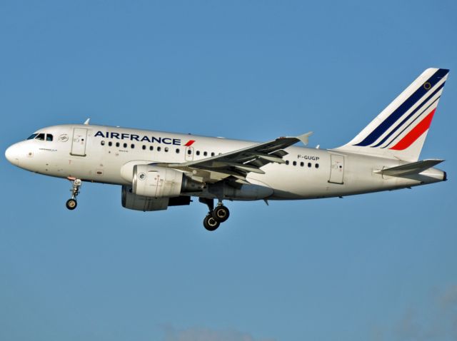 Airbus A318 (F-GUGP) - Kystvejen RWY22L