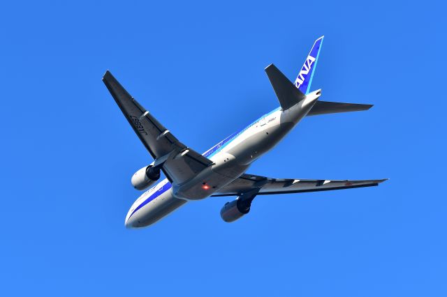Boeing 777-200 (JA8967)
