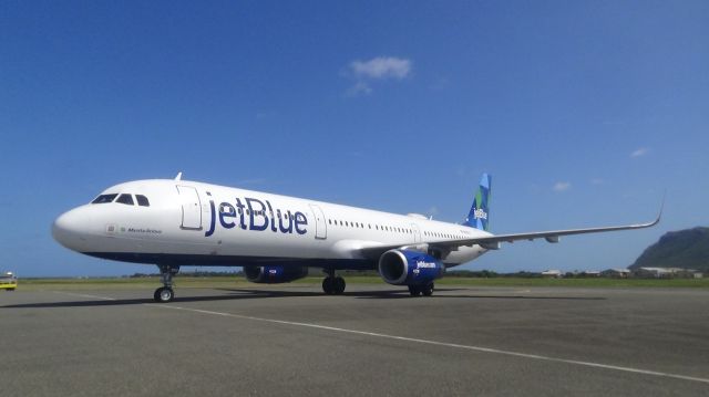 Airbus A321 (N988JT)