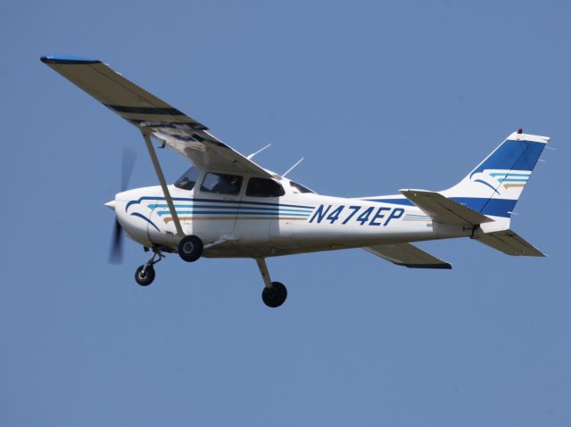 Cessna Skyhawk (N474EP)