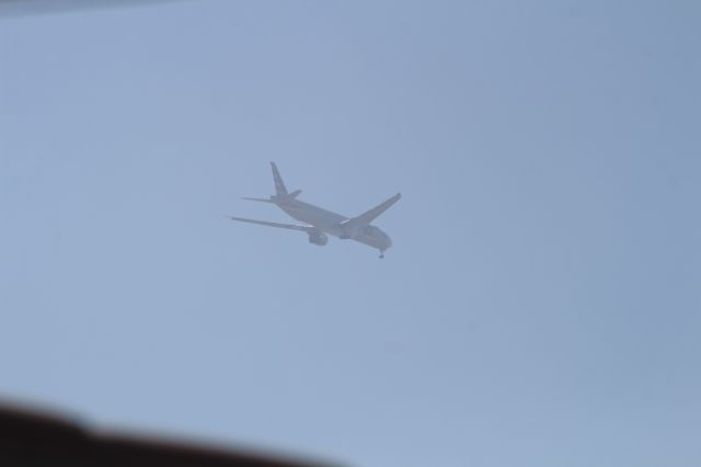 BOEING 737-300 (N727AN) - APPROACH 24R KLAX