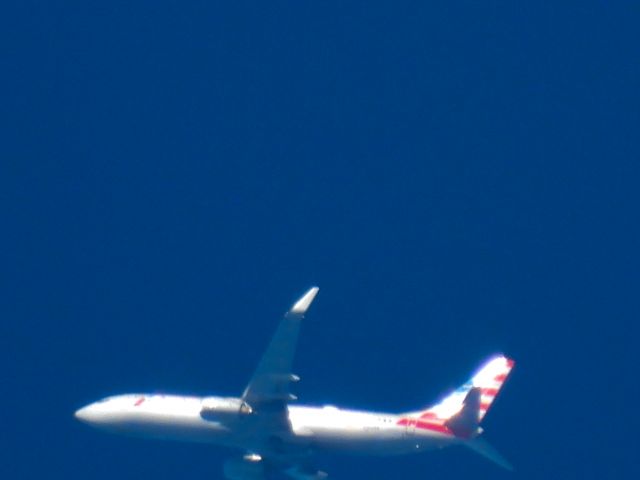 Boeing 737-800 (N982AN) - AAL1410br /STL-DFWbr /08/25/22