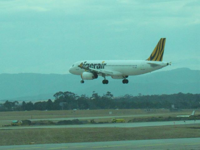 Airbus A320 (VH-VND)