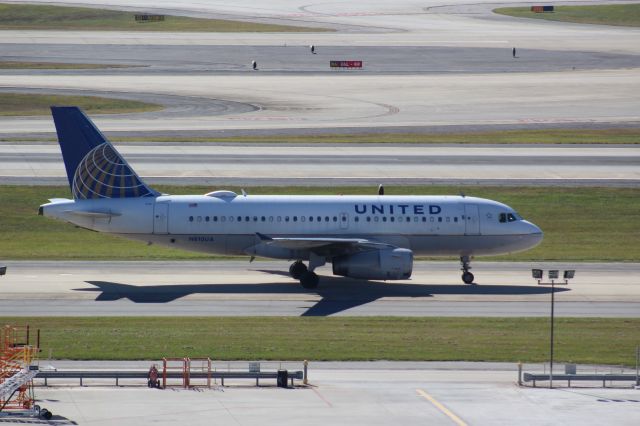 Airbus A319 (N810UA)