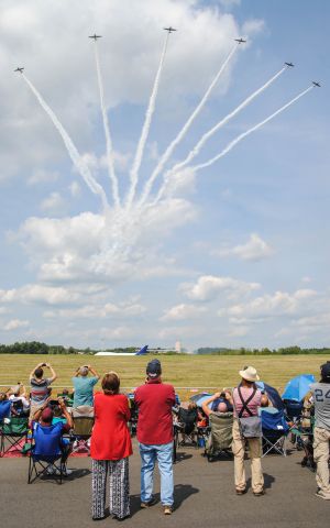 — — - New York Air Show at Stewart International Airport (SWF/KSWF) in New Windsor, Ny.  