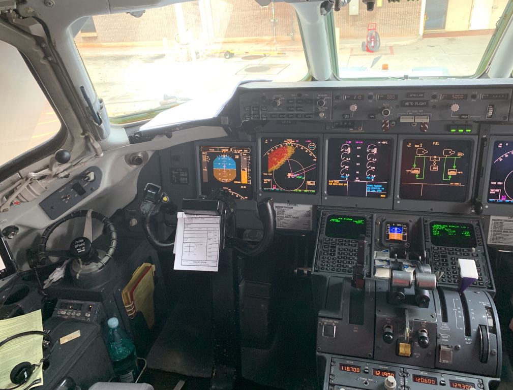 Boeing 717-200 — - Cockpit of Boeing 717-200