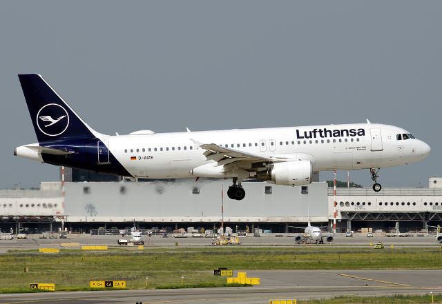 Airbus A320 (D-AIZE)