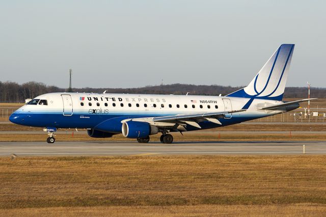 Embraer 170/175 (N864RW)