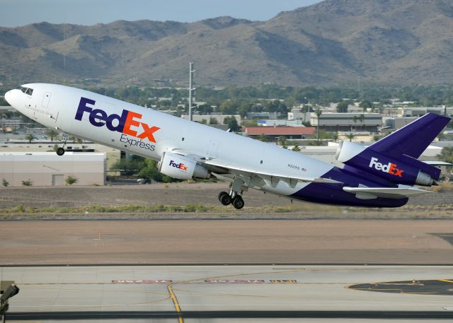 McDonnell Douglas DC-10 (N321FE)