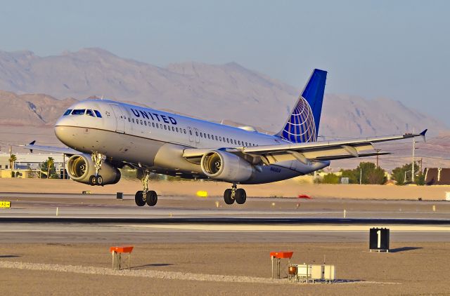 Airbus A320 (N468UA) - N468UA United Airlines 2000 Airbus A320-232 - cn 1363 - Las Vegas - McCarran International (LAS / KLAS)br /USA - Nevada, February 19, 2014br /Photo: Tomás Del Coro